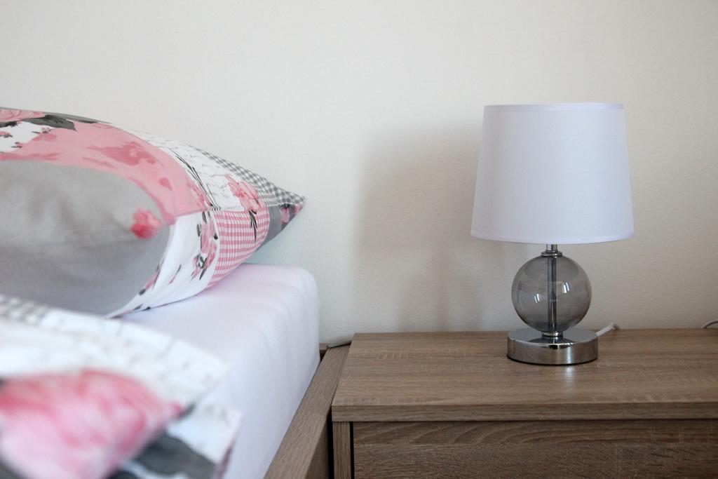 Lake House Apartment Medvode Ngoại thất bức ảnh
