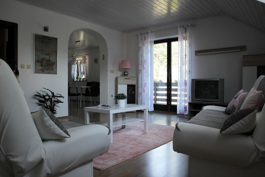 Lake House Apartment Medvode Ngoại thất bức ảnh