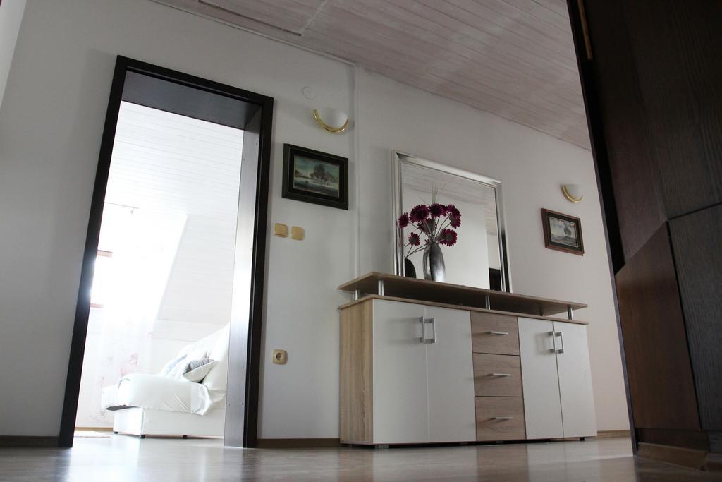 Lake House Apartment Medvode Ngoại thất bức ảnh