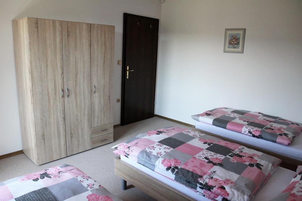 Lake House Apartment Medvode Ngoại thất bức ảnh
